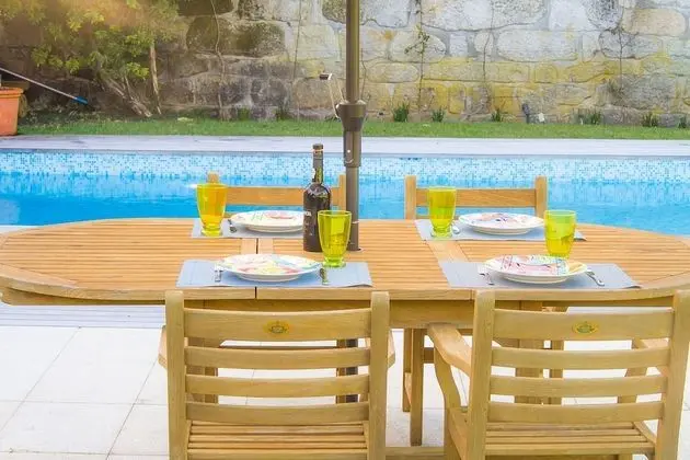 Liiiving in Porto Oporto Garden Pool House - Havuz