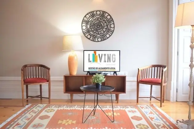 Liiiving - Vintage Balcony Apartment