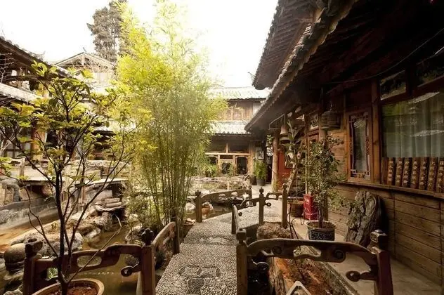 Lijiang Taohuadao Post Inn