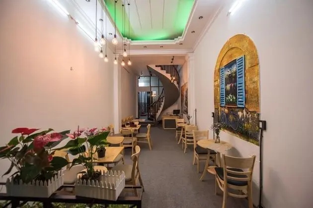 The Like Hostel & Cafe - Lobi