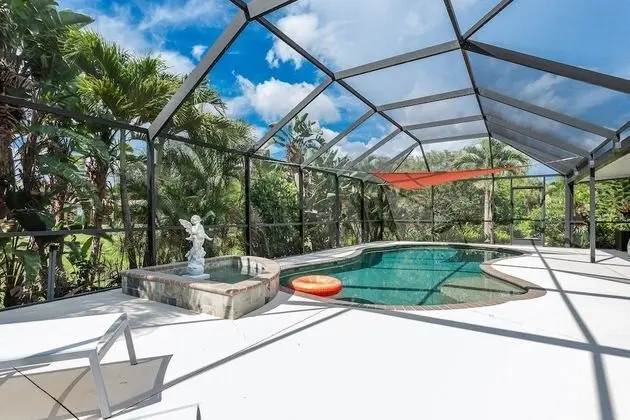 Lilac Mid-century Pool Home - Dış Mekan