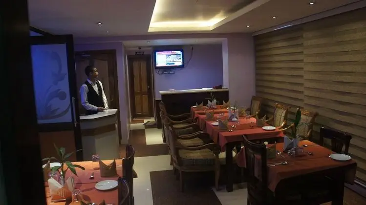 Hotel Lilawati Grand - Yerinde Yemek