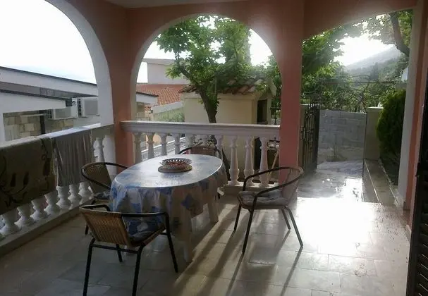 Lile - Comfortable 3 Bedroom Apartment - A1