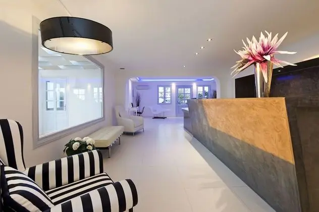 Lilium Hotel - Lobi