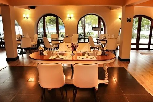 Lill Maison Hotel & City Club - Yerinde Yemek