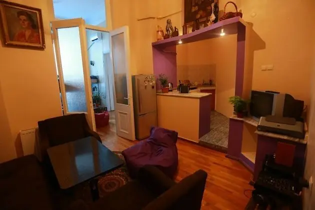 Lilus Hostel - Lobi