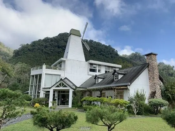 Lily Village
