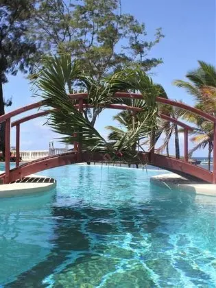 Lily Palm Resort - Havuz