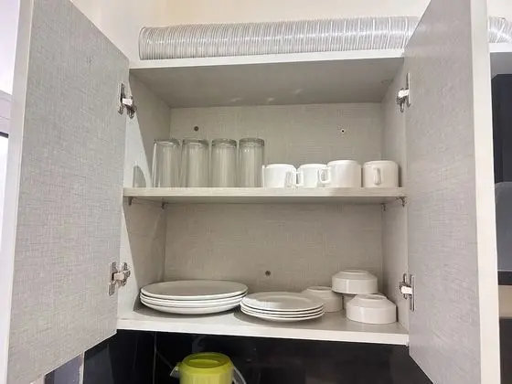Lime Tree 1BHK Service Apartment - Mutfak