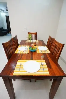 Lime Tree Luxury 3Bhk Serviced Apartment - Yerinde Yemek