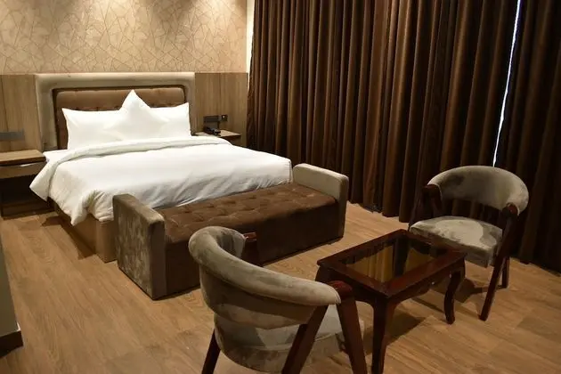 Lime Tree Hotels & Banquet Greater Noida