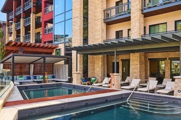 Limelight Hotel Snowmass - Havuz