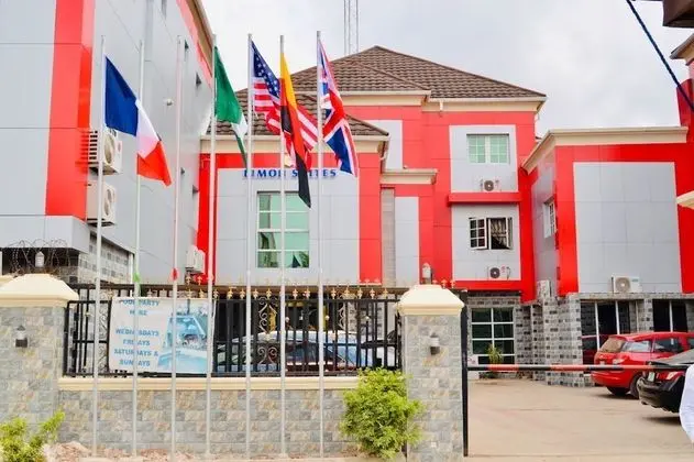 Limoh Suites