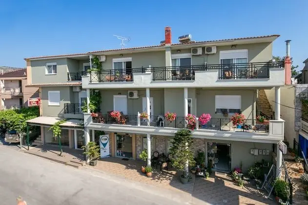 Lina Apartments