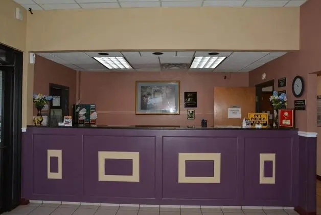 Lincoln Inn Express Hotel And Suites - Lobi