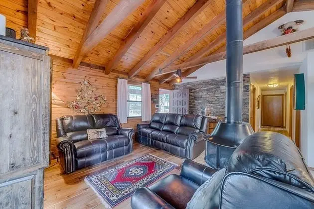Lincoln Log Cabin - İç Mekan