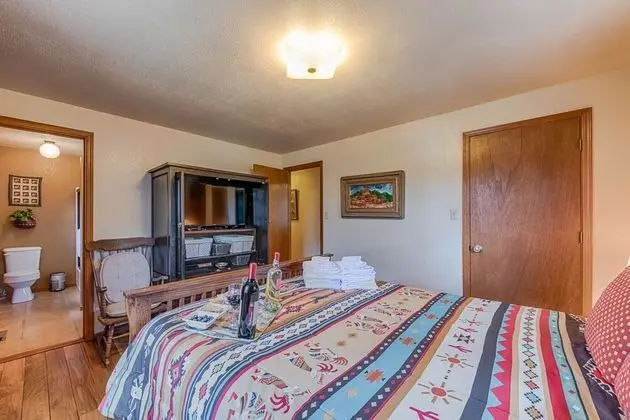 Lincoln Log Cabin - Oda