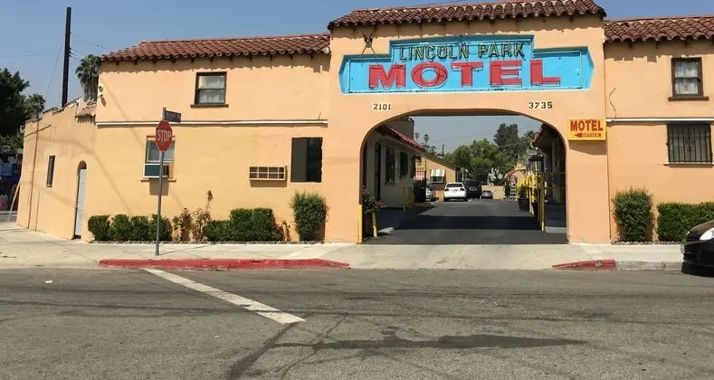 LINCOLN PARK MOTEL