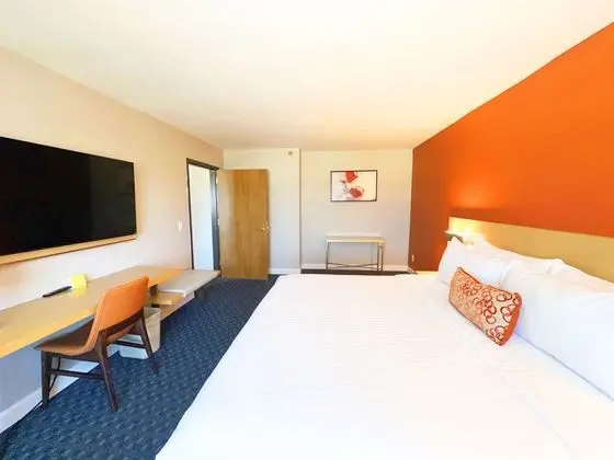 Lincoln Hotel SureStay Collection by Best Western