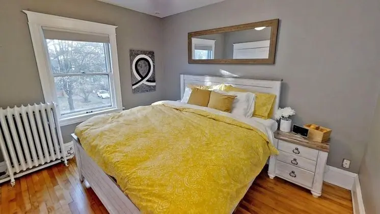 Linden Hills Luxury Charmer - Oda