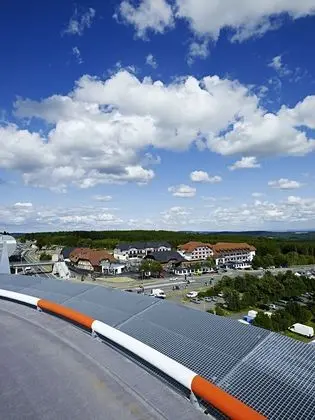 Lindner Congress & Motorsport Hotel Nürburgring - Genel