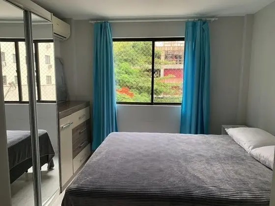 Lindo apto reformado no coração de BC