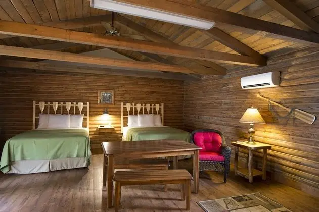 Lindsey's Resort - Öne Çıkan Resim