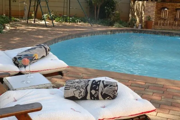 Linga Longa Guest House - Havuz