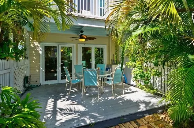 Linger Longer by Avantstay Key West Walkable Gated Community, Shared Pool Week Long Stays Only