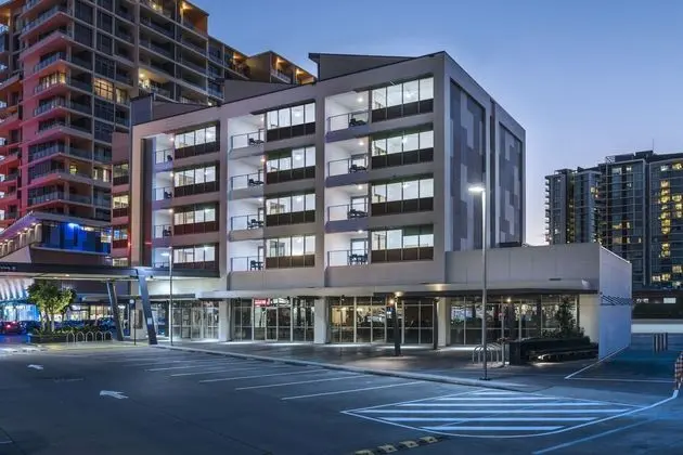 LINK PORTSIDE WHARF APARTMENT HOTEL