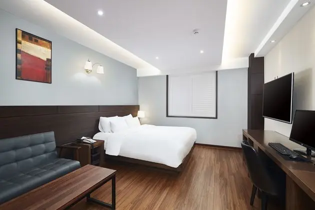 LION HOTEL
