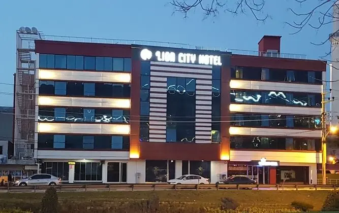 Lion City Hotel