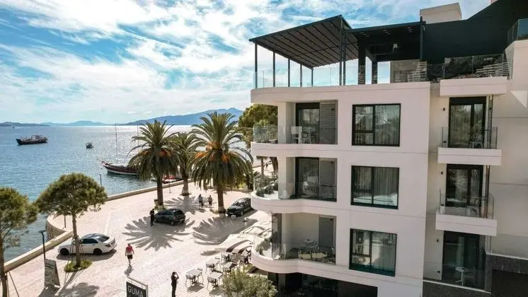 Lion Gate Hotel - Dış Mekan