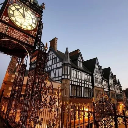 Lion House Chester - Very Near Zoo Ideal for City - Sleeps Up to 7