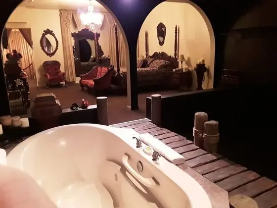 Lions Gate Manor B&B