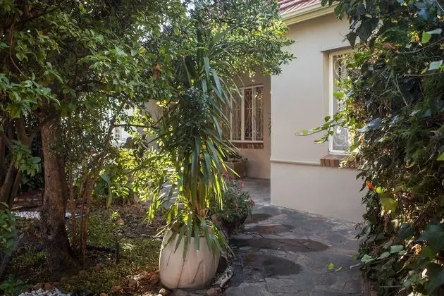 The Lions Guesthouse - Dış Mekan
