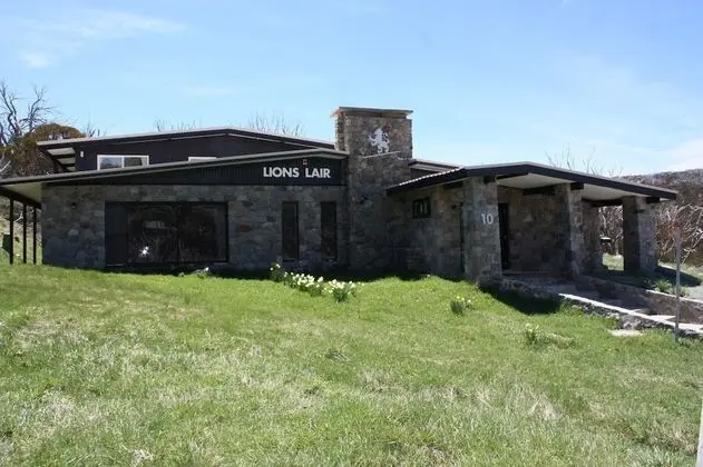 The Lions Lair - Dış Mekan
