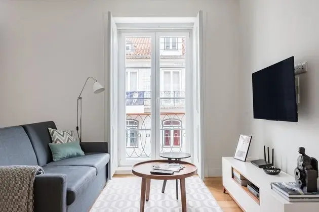 Lis001 · Mid-century Inspired Apartment With River Views