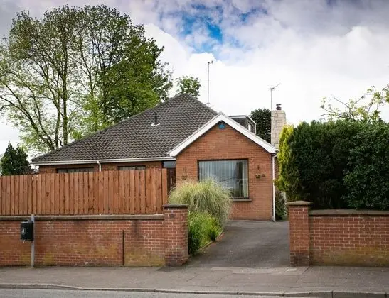 Lisburn Serviced Accommodation - Dış Mekan