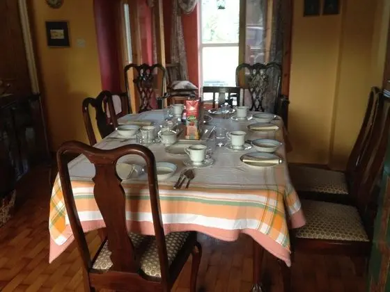 Lisieux House on Lough Neagh - Yerinde Yemek