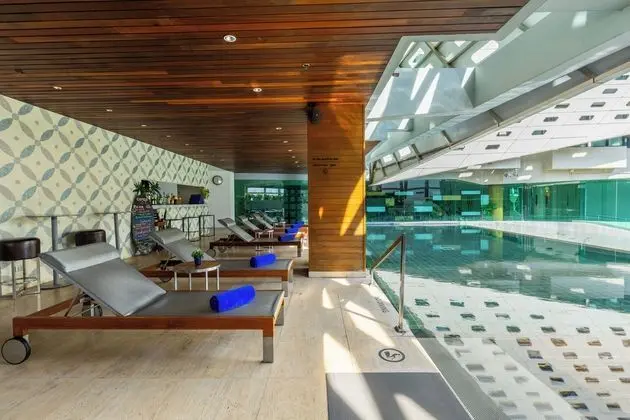 LiT BANGKOK Hotel - Havuz
