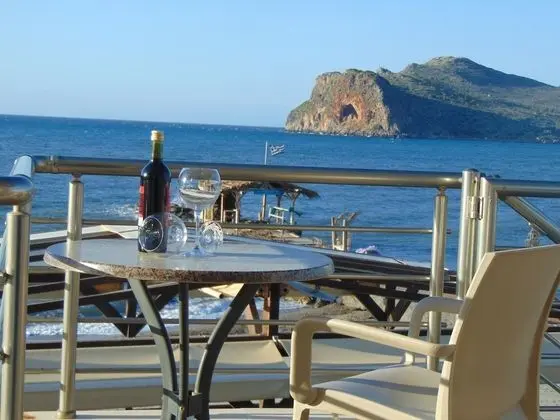 Litinas Casa-In front of the Sea