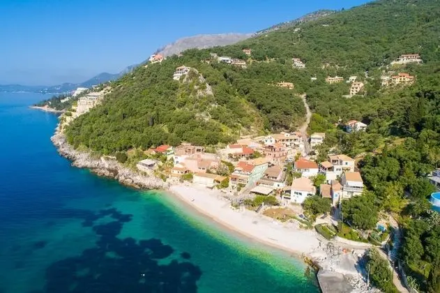 Villa Litsa Large Private Pool Walk to Beach Sea Views A C Wifi