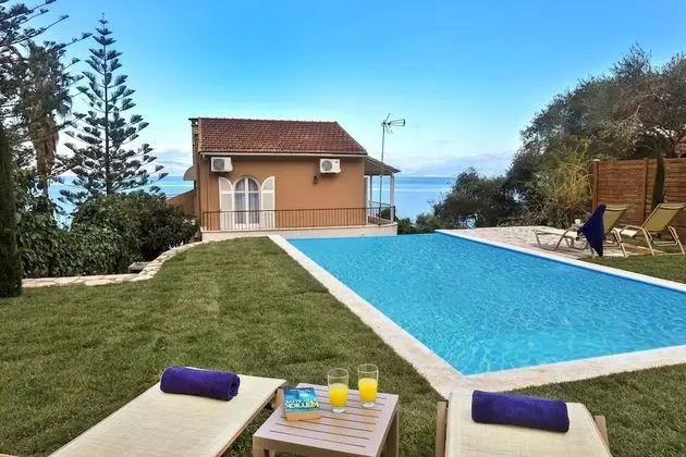 Villa Litsa Large Private Pool Walk to Beach Sea Views A C Wifi - Dış Mekan