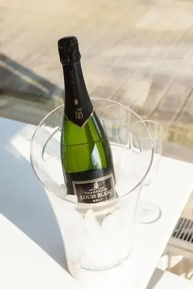 little AMSTEL HouseBoat - Yerinde Yemek
