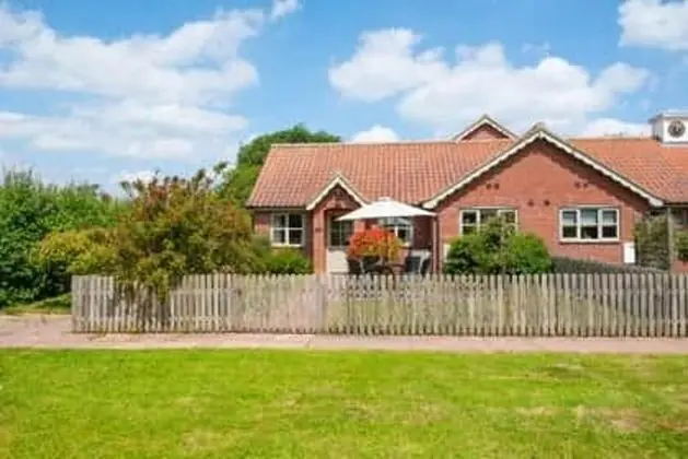 Little Broad 2 bed Cottage in Tranquil Setting