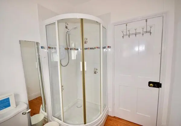 Little Clatterford Walkers Paradise for 2 Close to Carisbrooke Castle - Banyo Tipleri