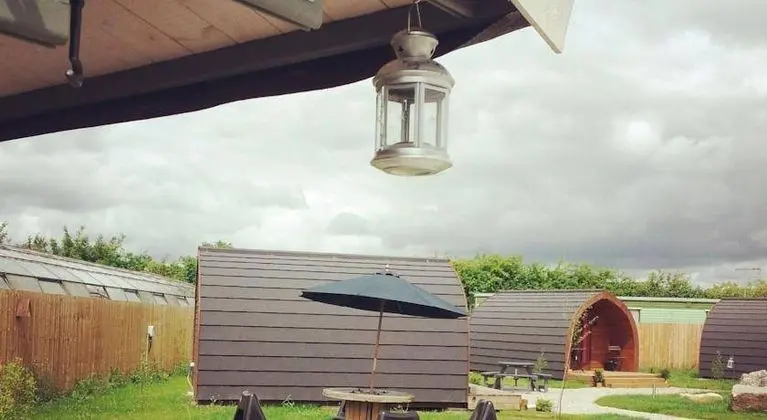 The Little Hide - Grown Up Glamping - Genel