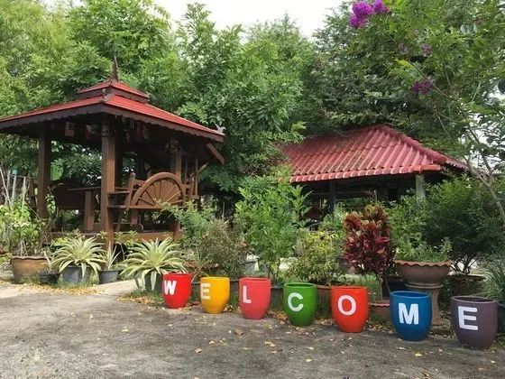 The Little Lopburi Village - Lobi