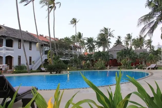 Little Paris Resort & Spa - Havuz